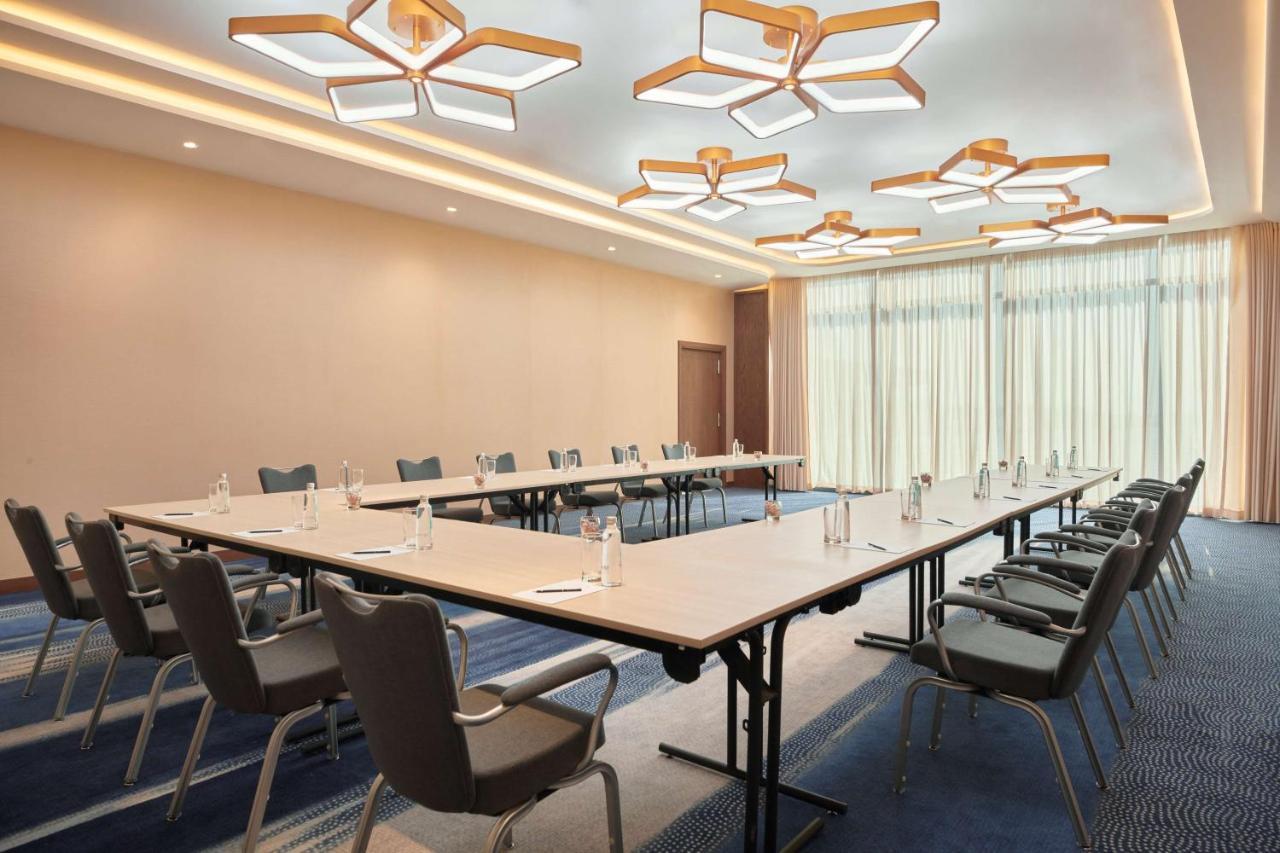 Radisson Blu Hotel Riyadh Convention And Exhibition Center Buitenkant foto Meeting room