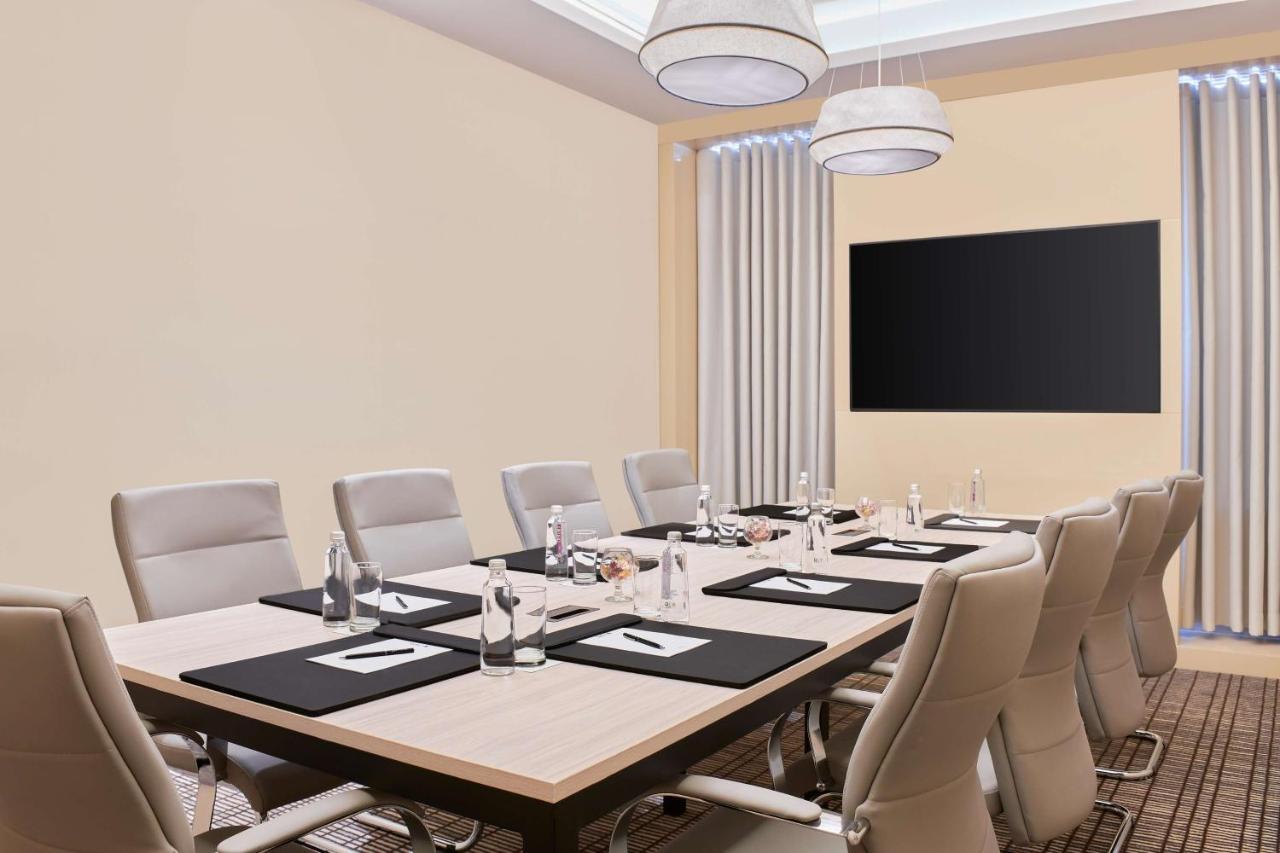 Radisson Blu Hotel Riyadh Convention And Exhibition Center Buitenkant foto Meeting room
