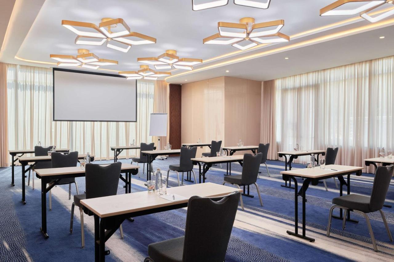 Radisson Blu Hotel Riyadh Convention And Exhibition Center Buitenkant foto Meeting room