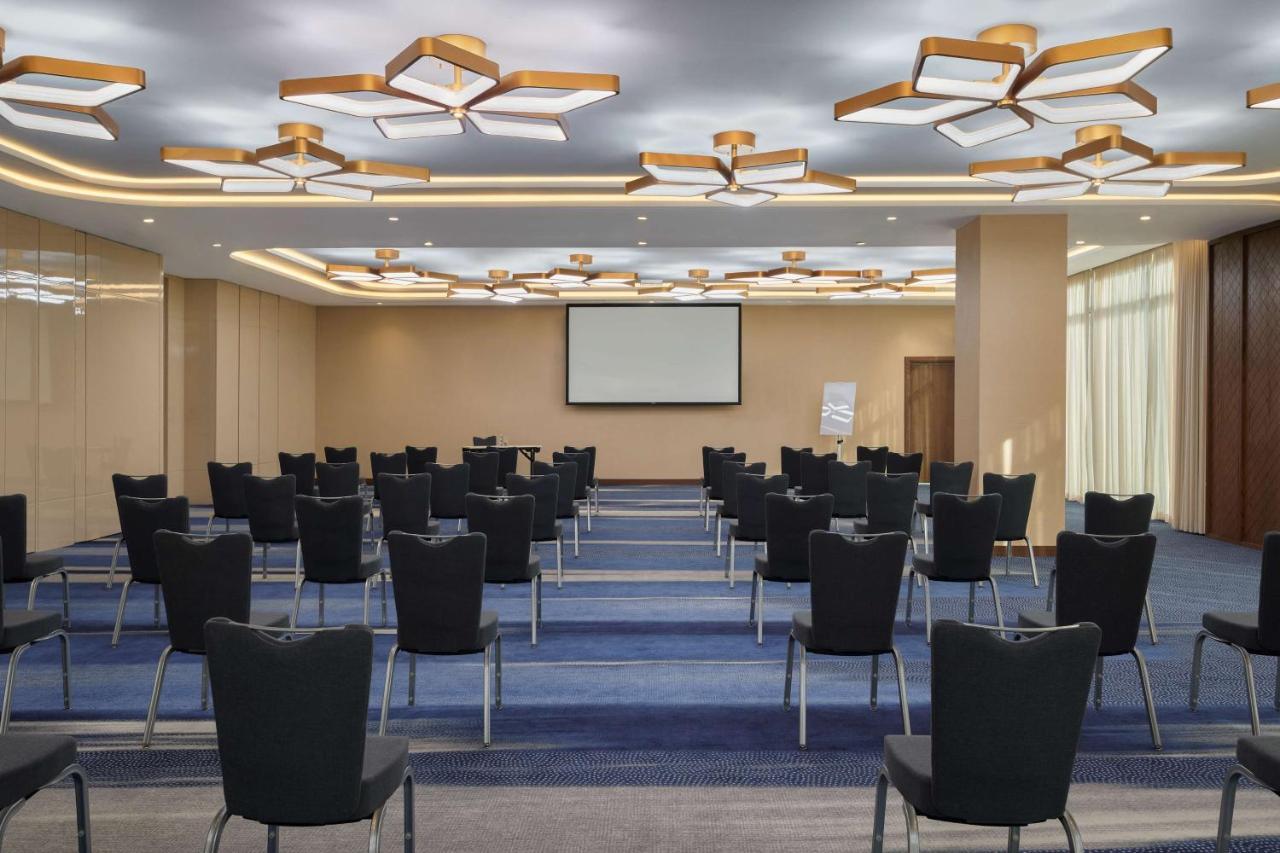 Radisson Blu Hotel Riyadh Convention And Exhibition Center Buitenkant foto Meeting room