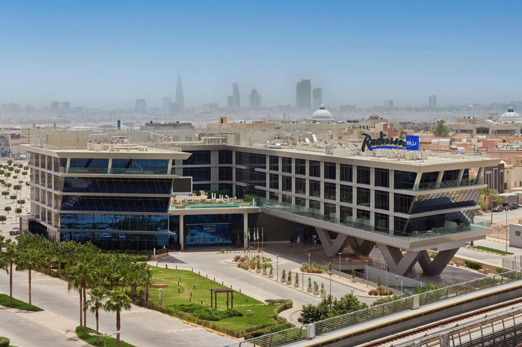 Radisson Blu Hotel Riyadh Convention And Exhibition Center Buitenkant foto The American University in Cairo