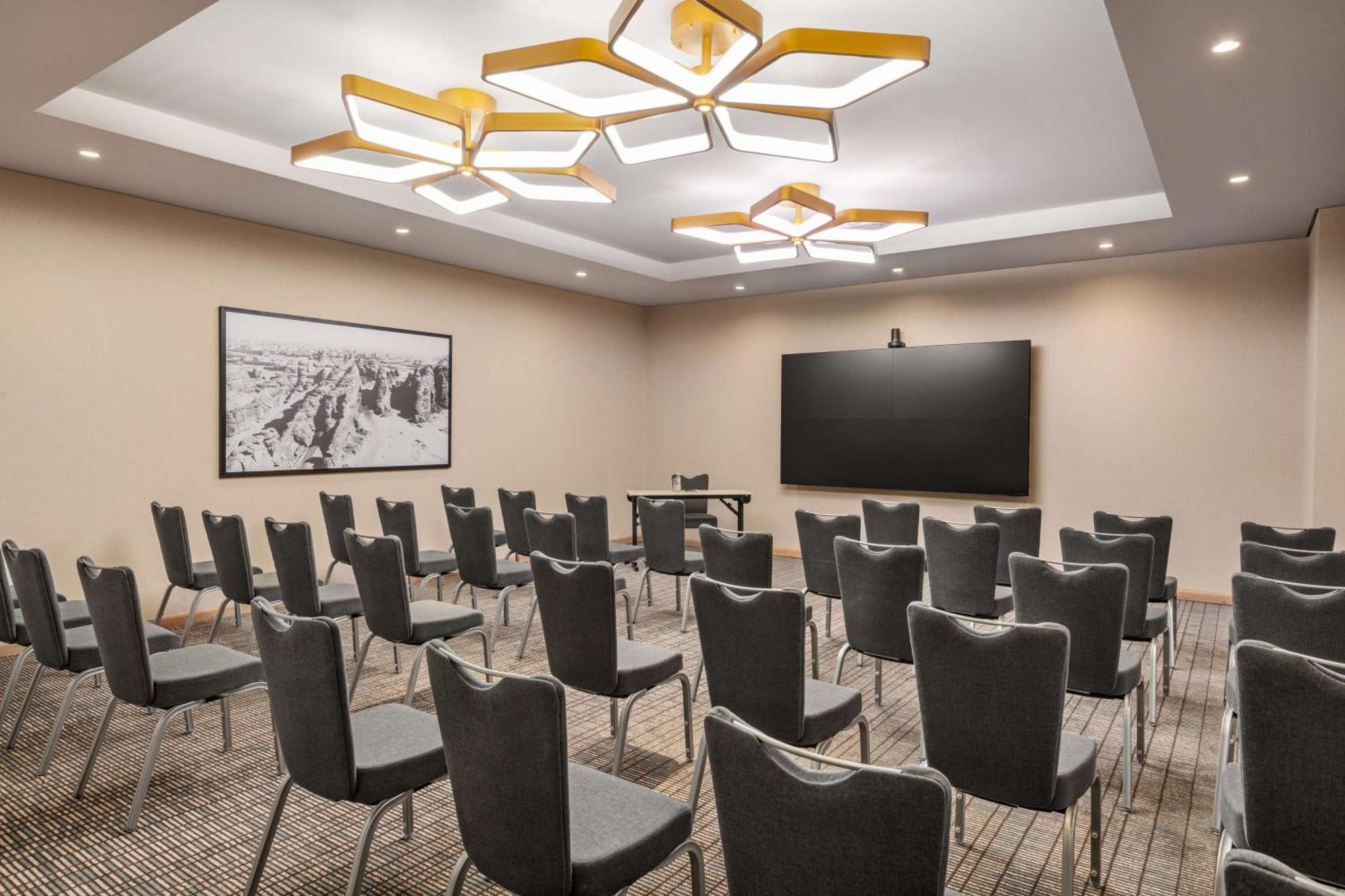 Radisson Blu Hotel Riyadh Convention And Exhibition Center Buitenkant foto Meeting room