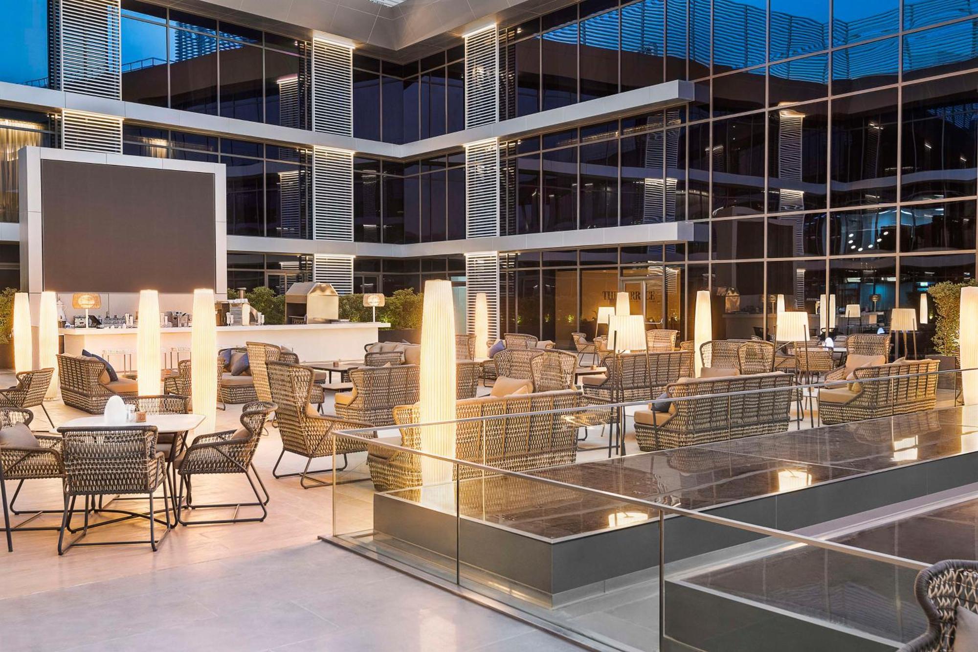 Radisson Blu Hotel Riyadh Convention And Exhibition Center Buitenkant foto The interior of the hotel