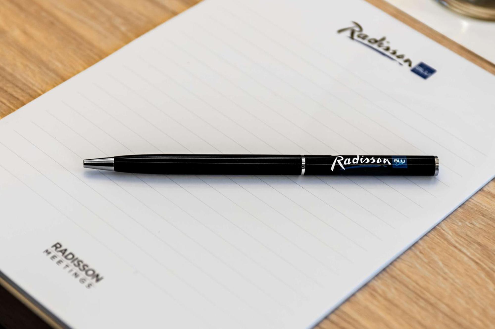 Radisson Blu Hotel Riyadh Convention And Exhibition Center Buitenkant foto Radisson stationery