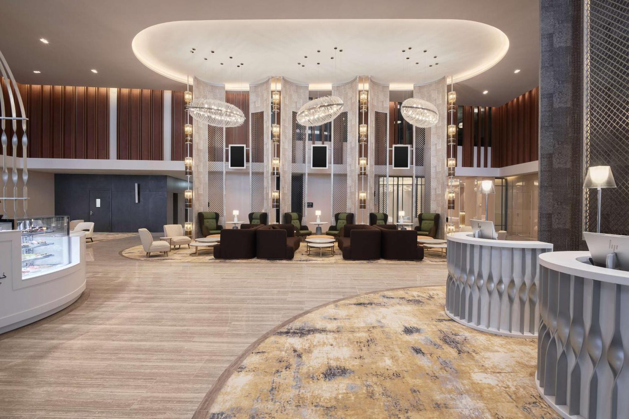 Radisson Blu Hotel Riyadh Convention And Exhibition Center Buitenkant foto The lobby of the hotel