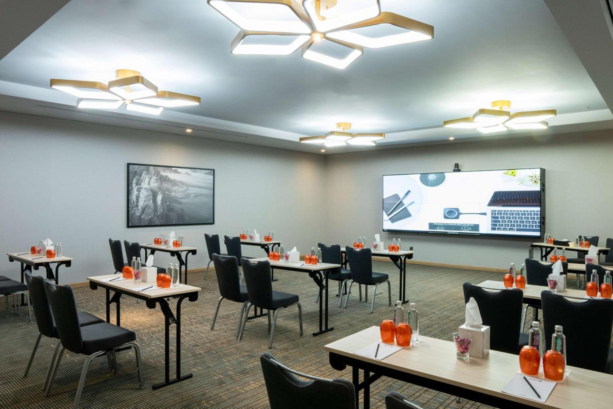 Radisson Blu Hotel Riyadh Convention And Exhibition Center Buitenkant foto Meeting room